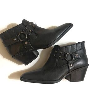 VINCE CAMUTO Meskitte Western Bootie Black